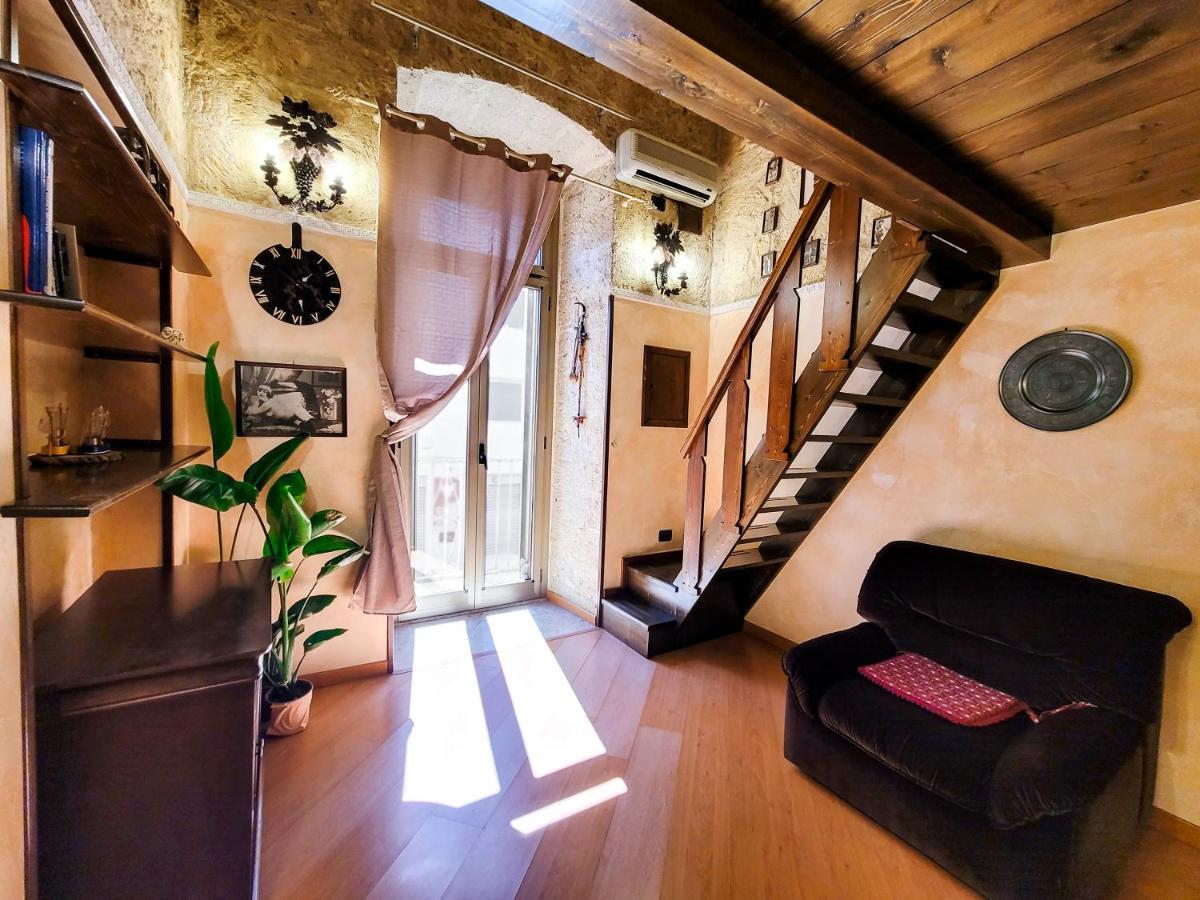 Cozy Classical Residence In The City Center Бари Экстерьер фото